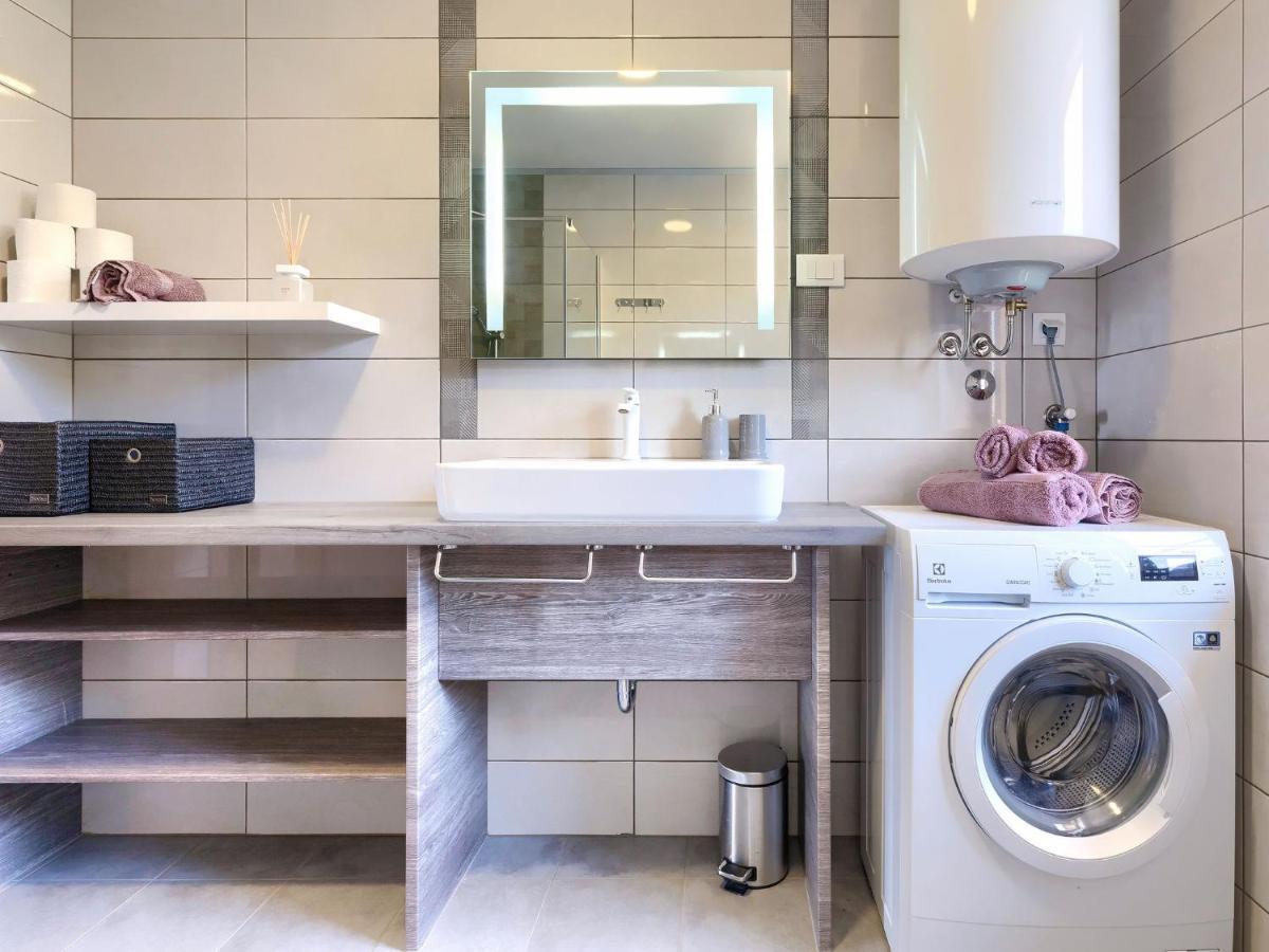 Apartment Joy By Interhome Pula Eksteriør billede