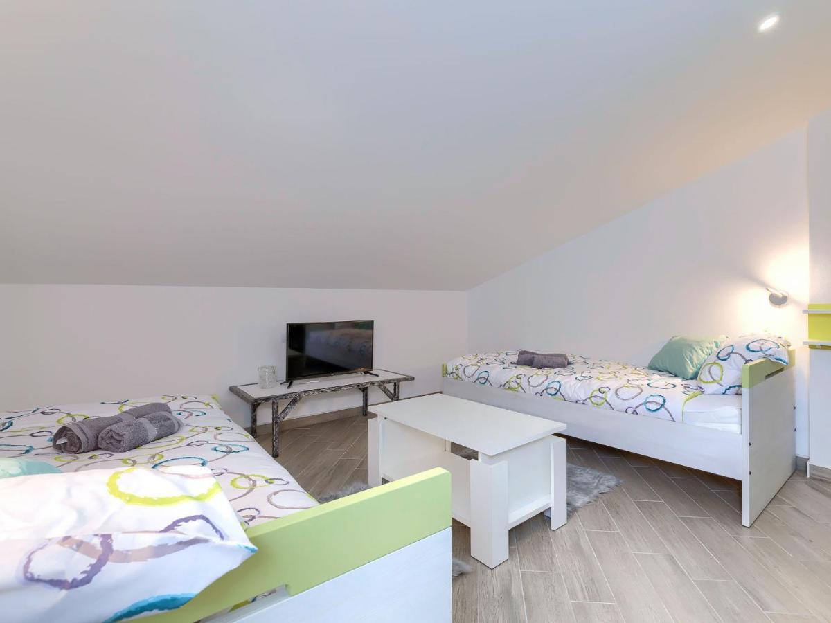 Apartment Joy By Interhome Pula Eksteriør billede